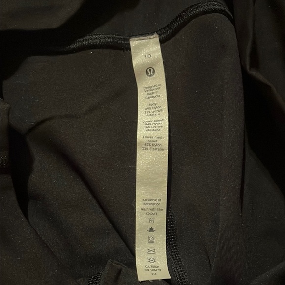 Lululemon black capri leggings size 10 - Picture 4 of 4